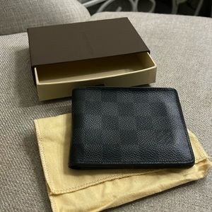 Louis Vuitton Mens wallet
